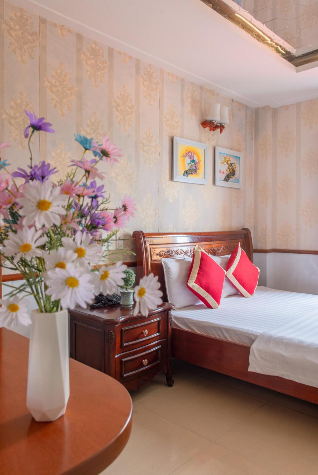 הו צ'י מין סיטי Hotel Nhu Y 2 מראה חיצוני תמונה